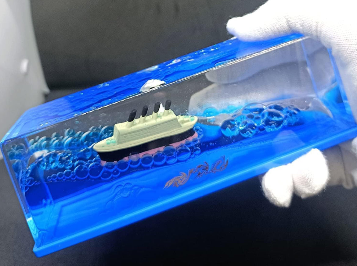 Titanic Liquid Motion Ocean Wave Desk Toy