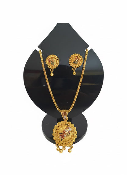 🌺 Traditional Gold-Tone Pendant & Earring Set