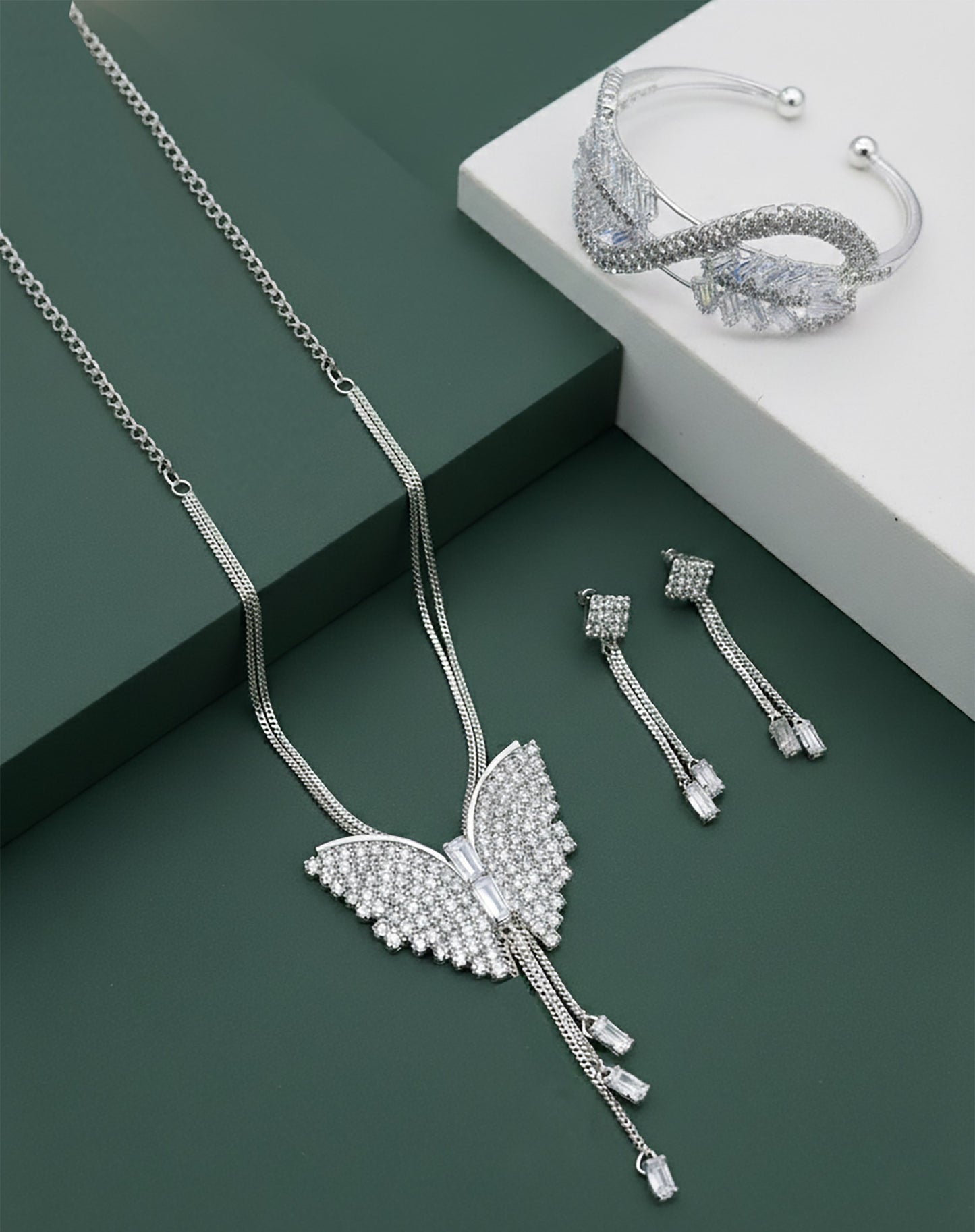 Luxury Butterfly Jewelry Set – Necklace, Earrings & Bracelet (Silver / Rose Gold)